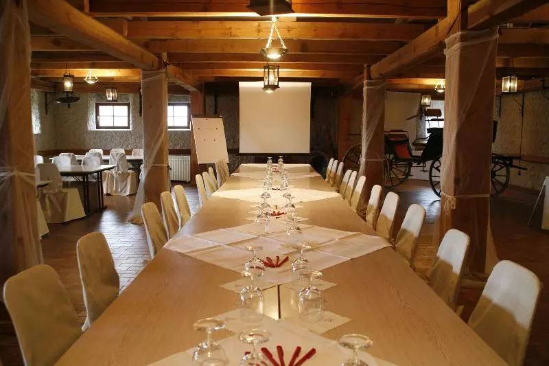 ホテル Worners Schloss Weingut & Wellness