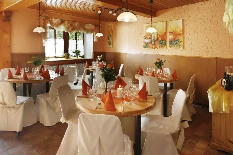 ホテル Worners Schloss Weingut & Wellness