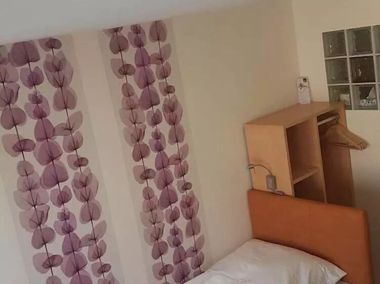 Отель Zur Sonne