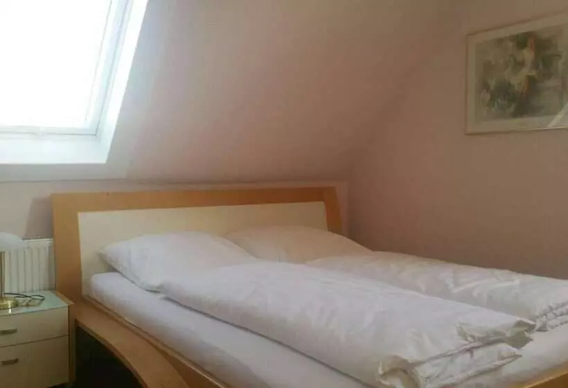 Отель Zur Sonne