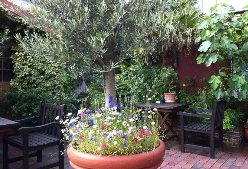 Atlantic Hotel Garni