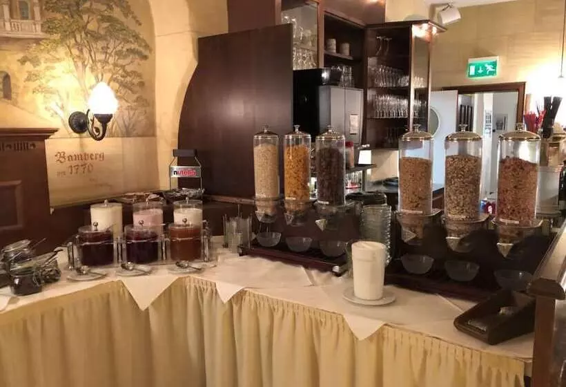 Отель Goldener Adler Garni