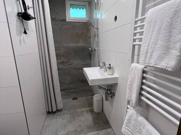 Hotelli Haus Am Wald