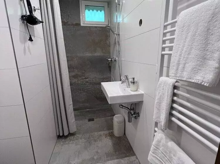 Отель Haus Am Wald