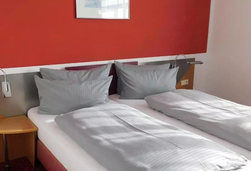 ホテル Konradp Holzkirchen