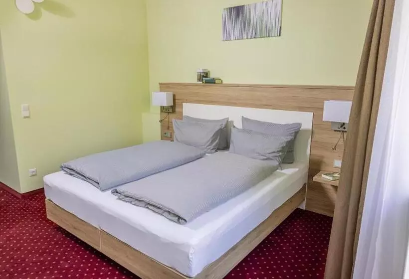 ホテル Konradp Holzkirchen