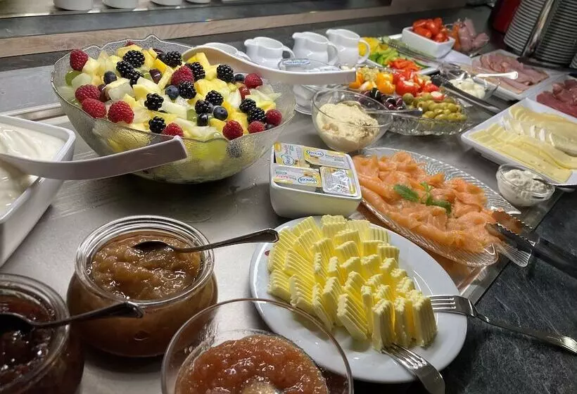 ホテル Konradp Holzkirchen