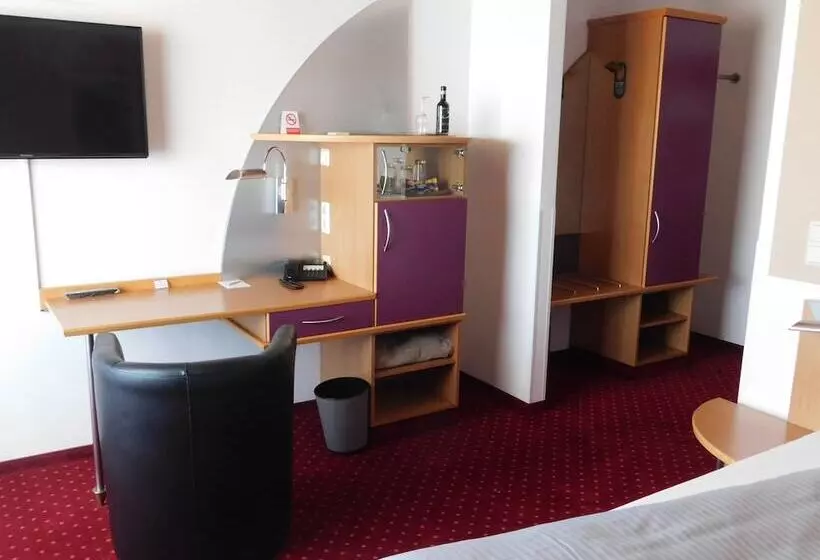 ホテル Konradp Holzkirchen