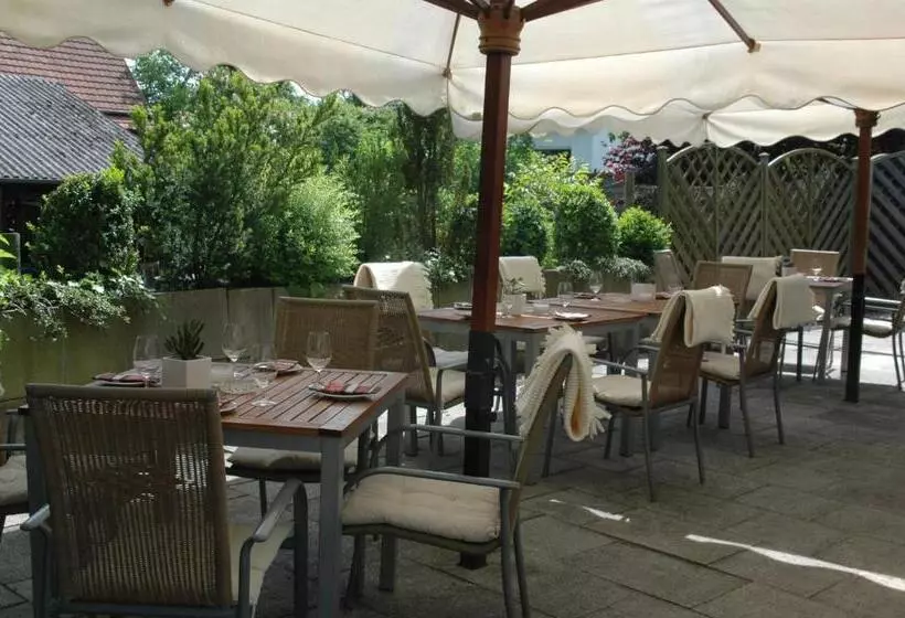 בית מלון כפרי Mayers Waldhorn   Zwischen Reutlingen Und Tübingen