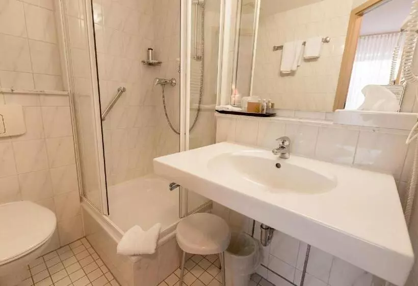 בית מלון כפרי Mayers Waldhorn   Zwischen Reutlingen Und Tübingen