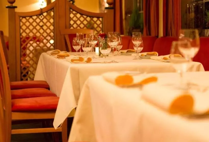 בית מלון כפרי Mayers Waldhorn   Zwischen Reutlingen Und Tübingen