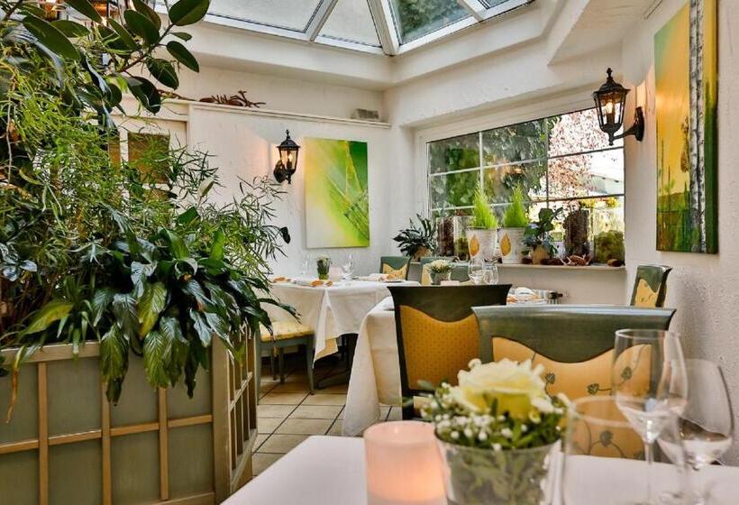 ホテル Mayers Waldhorn   Zwischen Reutlingen Und Tübingen