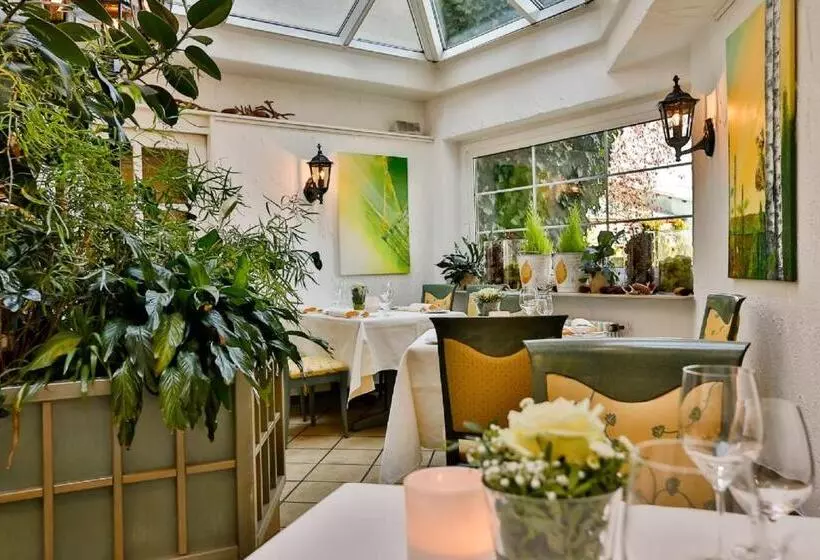 בית מלון כפרי Mayers Waldhorn   Zwischen Reutlingen Und Tübingen