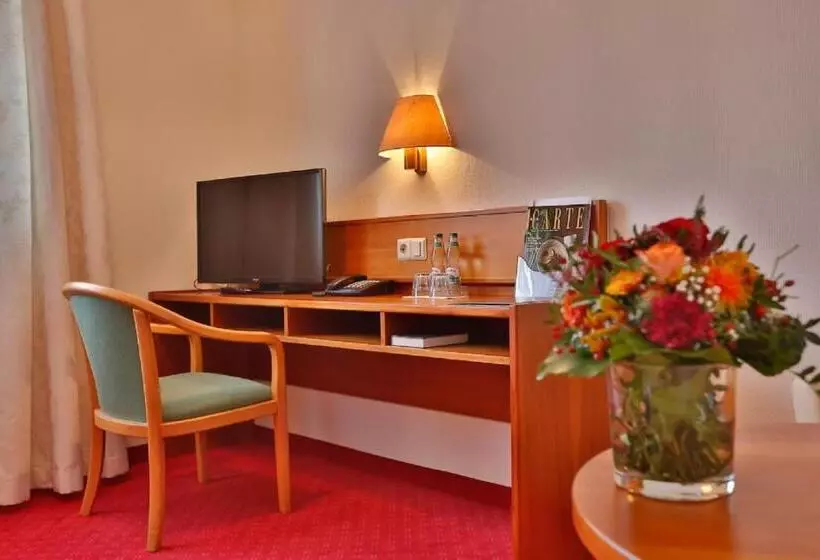 בית מלון כפרי Mayers Waldhorn   Zwischen Reutlingen Und Tübingen