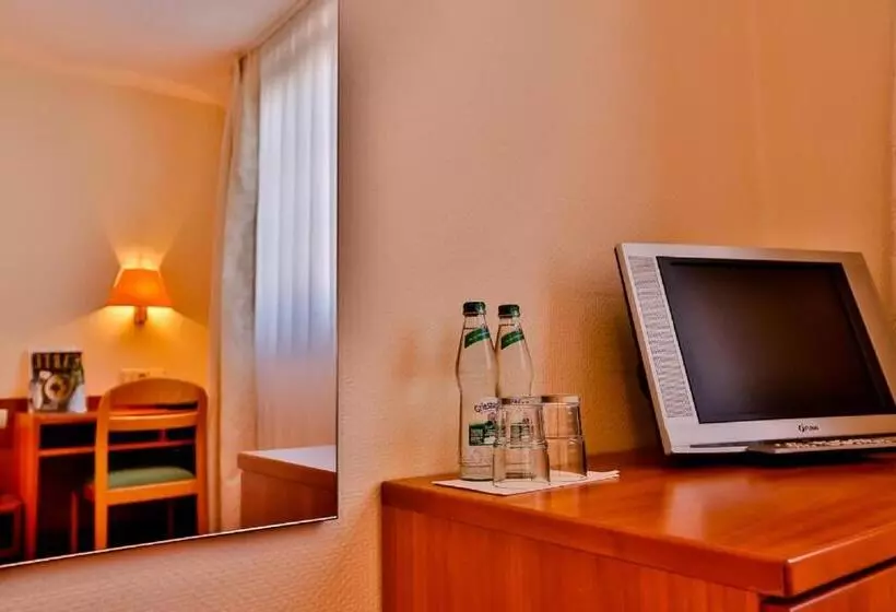 בית מלון כפרי Mayers Waldhorn   Zwischen Reutlingen Und Tübingen