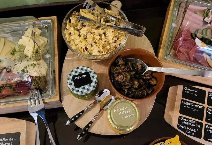 Hotel Pension Zur Neuenburg