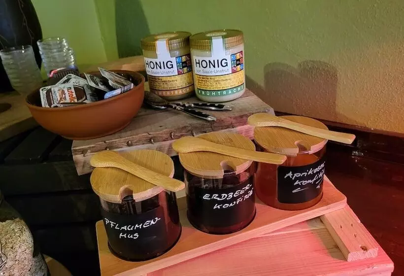 Hotel Pension Zur Neuenburg