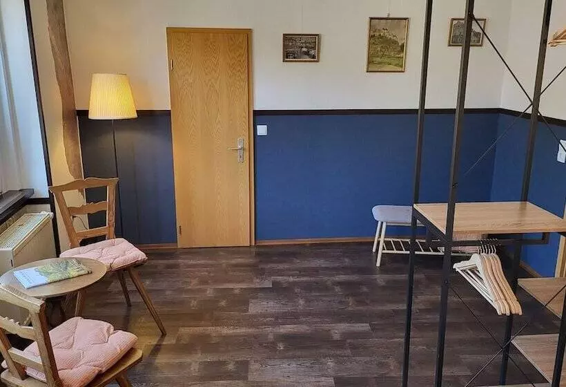 Hotel Pension Zur Neuenburg