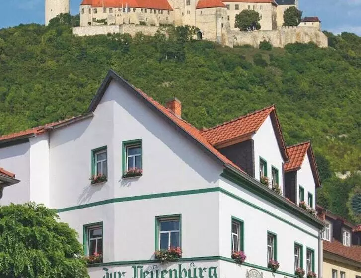 Hotel Pension Zur Neuenburg