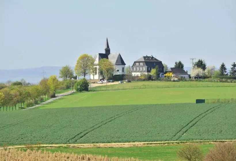 בית מלון כפרי Waldschloss