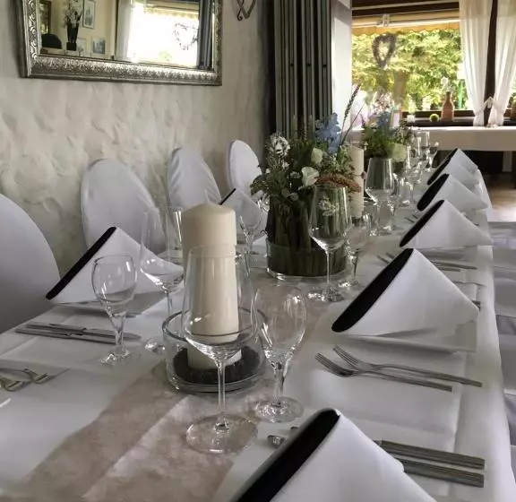 בית מלון כפרי Waldschloss