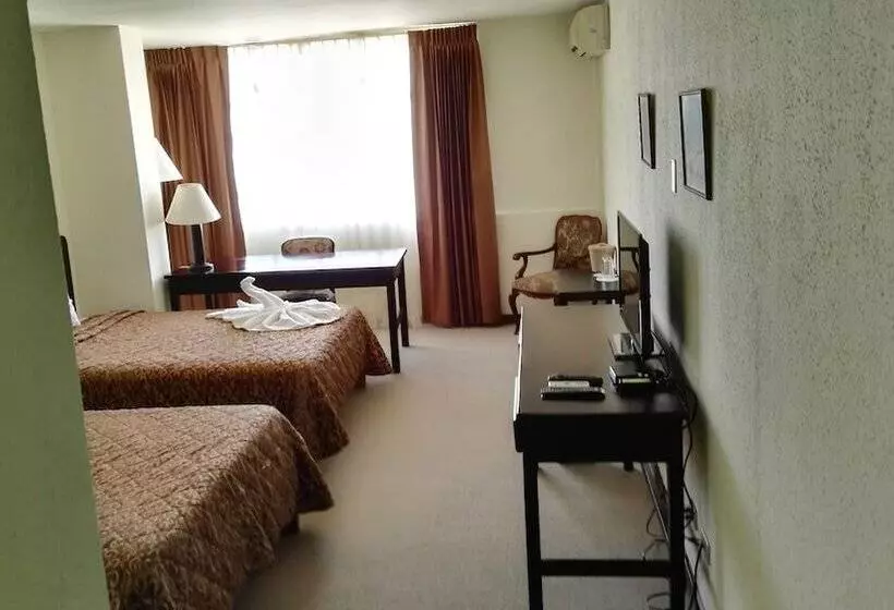 Nuevo Maragato Hotel & Hostel