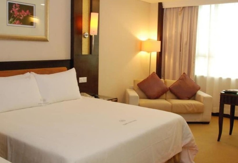 בית מלון כפרי Kande Club