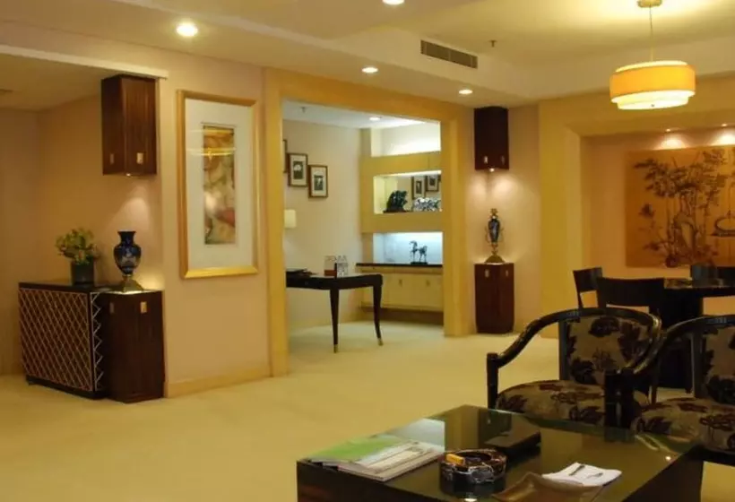 בית מלון כפרי Kande Club