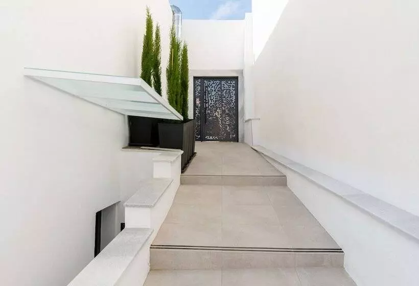 Central Boutique Hotel By Naoussa Hills Adults Only