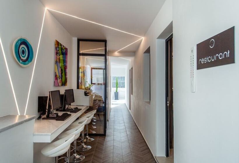 Central Boutique Hotel By Naoussa Hills Adults Only