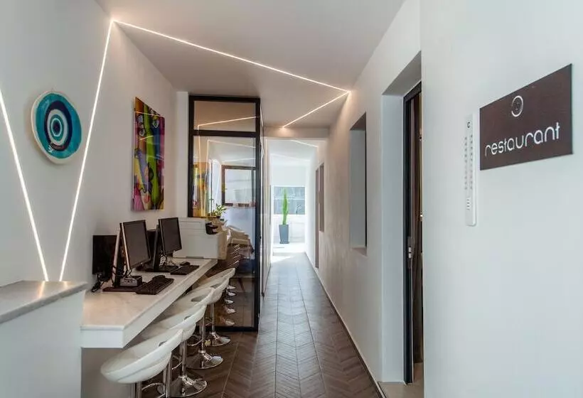 Central Boutique Hotel By Naoussa Hills Adults Only