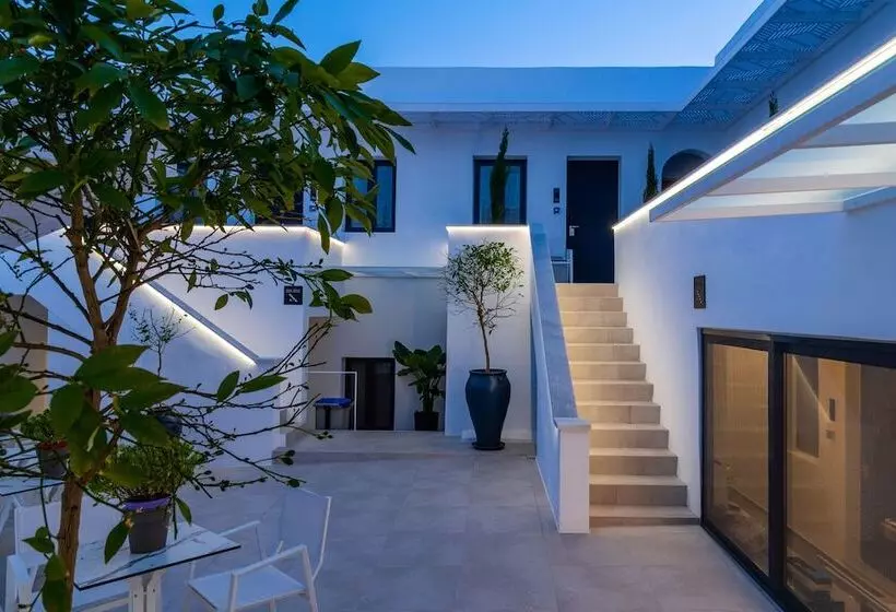 Central Boutique Hotel By Naoussa Hills Adults Only