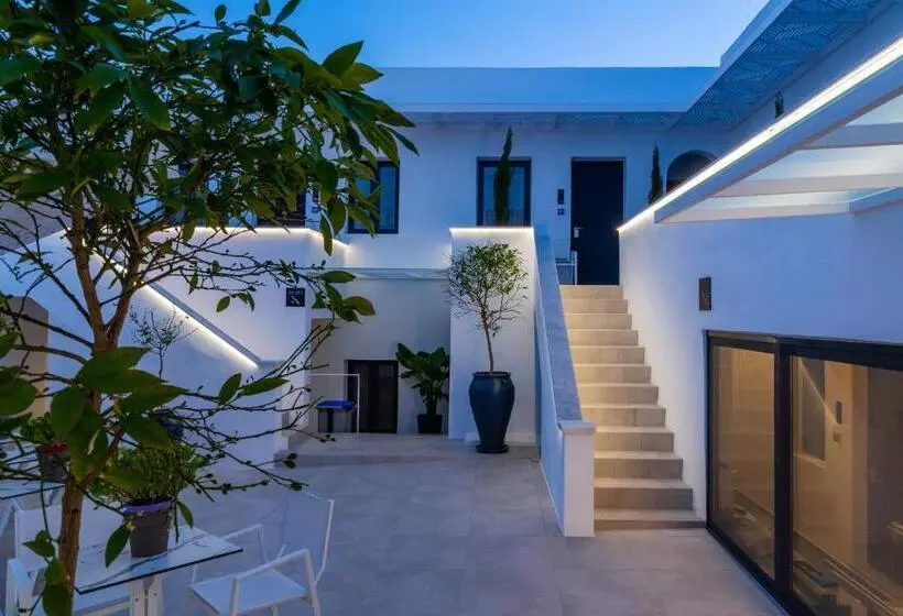 Central Boutique Hotel By Naoussa Hills Adults Only