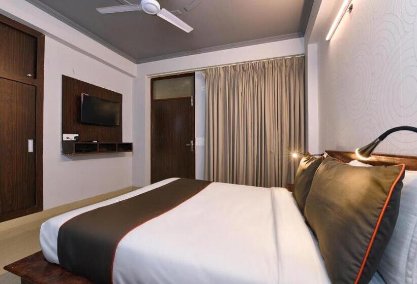 Collection O Hotel Ratiram Palace