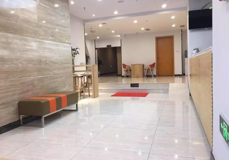 Hotelli 7days Premium Yibin Laiyin River