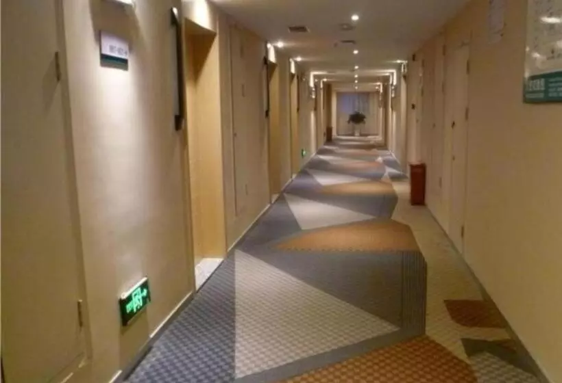 Hotelli City Comfort Inn Jingmen Jingshan Passenger Station