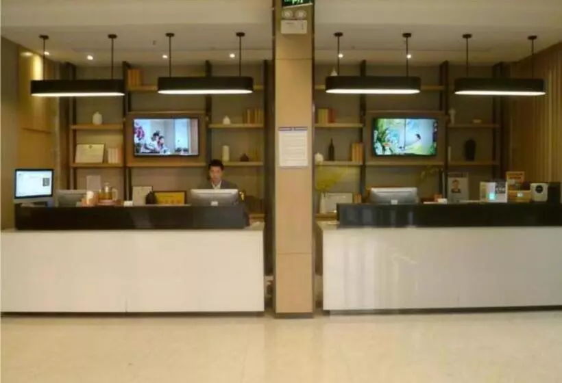 Hotelli City Comfort Inn Jingmen Jingshan Passenger Station