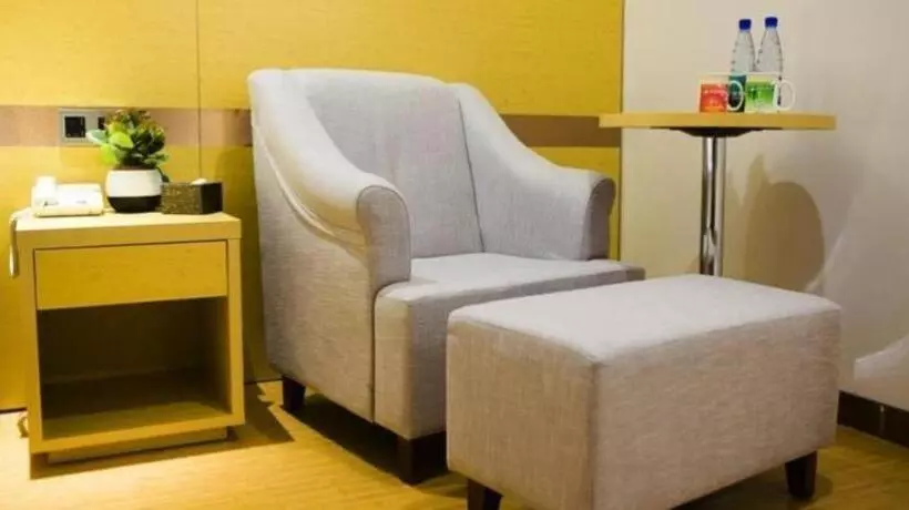 Hotelli Greentree Inn Huanggang City Wuxue City Kanjiang Avenue