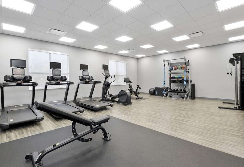 فندق Hampton Inn By Hilton Cornwall