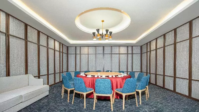 هتل Holiday Inn Express Chengdu Tianfu Airport Zone