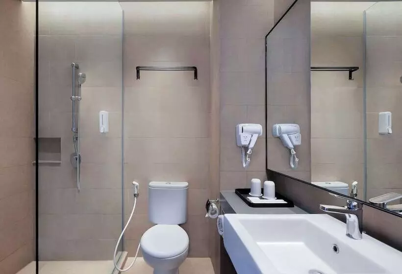 هتل Ibis Surabaya Tidar