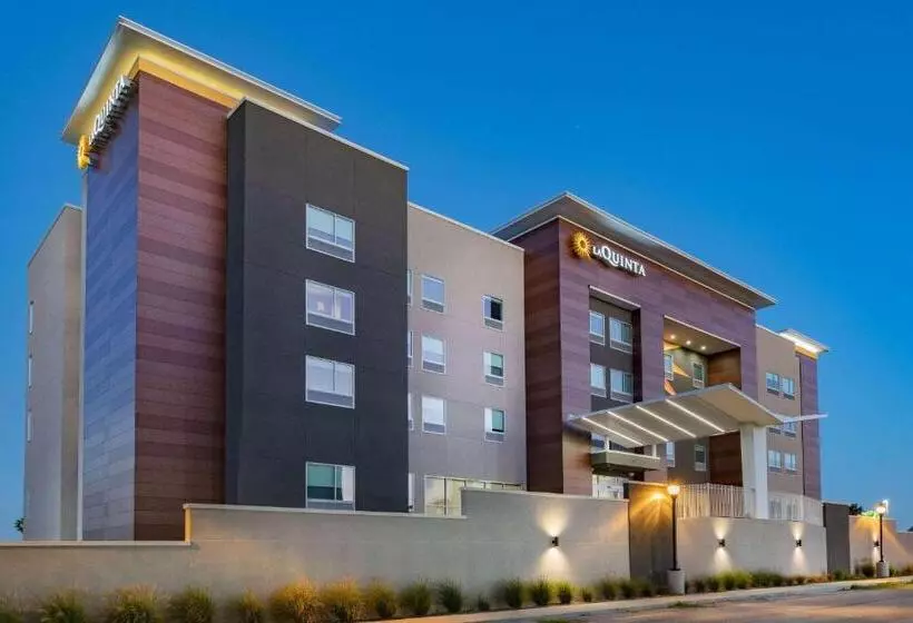 Hotelli La Quinta Inn & Suites By Wyndham Galveston North At I 45