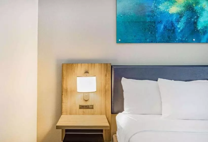 Hotelli La Quinta Inn & Suites By Wyndham Galveston North At I 45