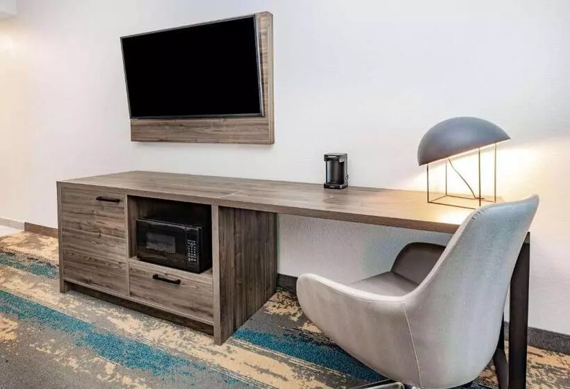 Hotelli La Quinta Inn & Suites By Wyndham Galveston North At I 45