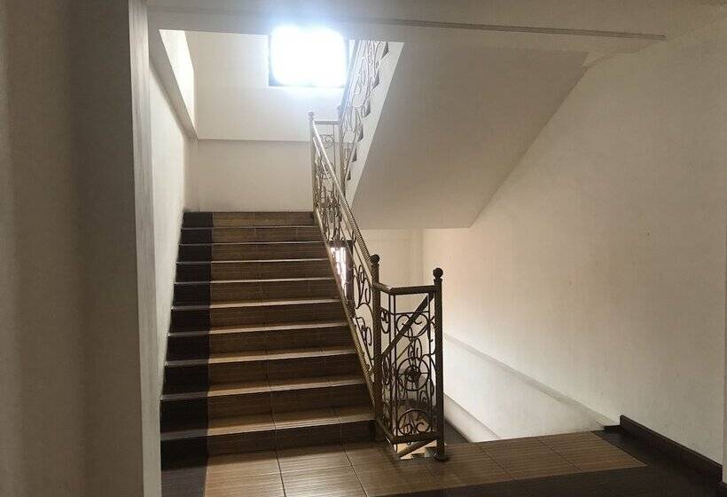 Отель Oyo 3747 Comfort Residence