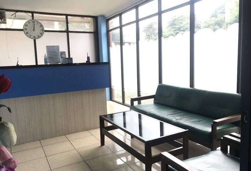 Отель Oyo 3747 Comfort Residence