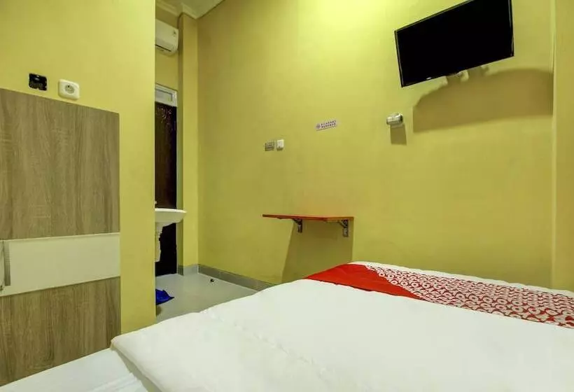 Hotelli Palembang Residence By Oyo Room