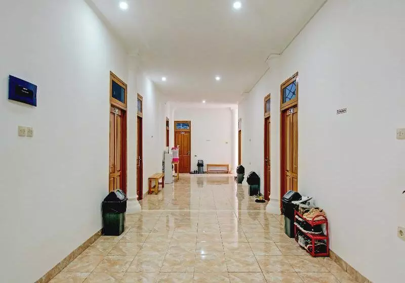 Hotelli Palembang Residence By Oyo Room