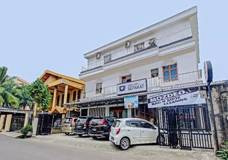 Hotelli Palembang Residence By Oyo Room