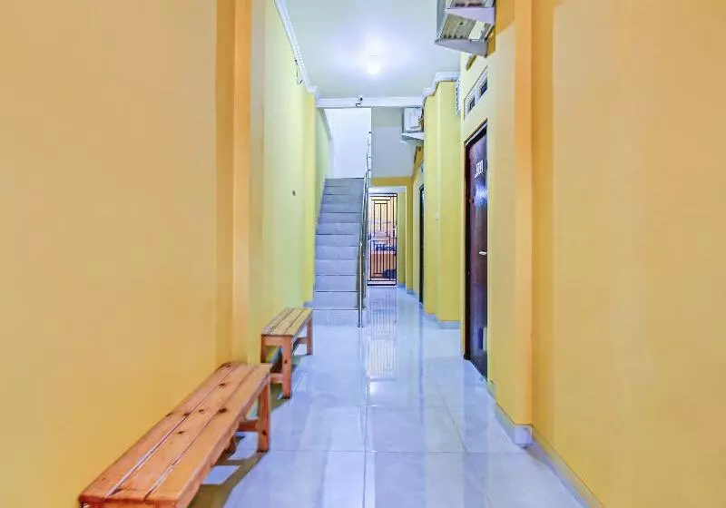 Hotelli Palembang Residence By Oyo Room